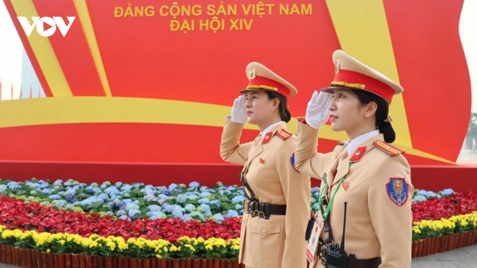 Hanoi police conduct motorcade escort drill ahead of 14th National Party Congress